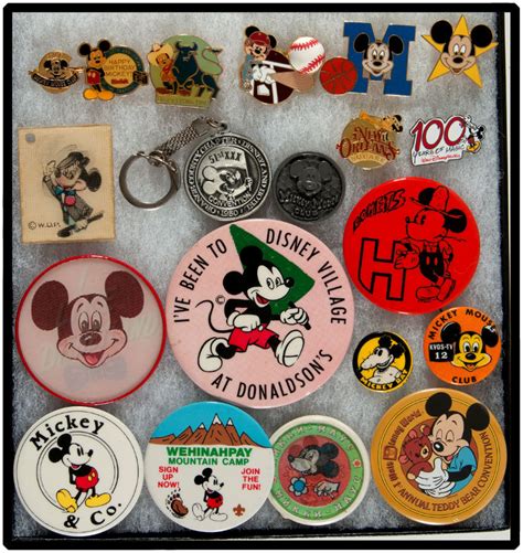 Hake S Mickey Mouse Group Of Buttons Pins And Related S S