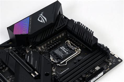 Asus Rog Strix Z490 E Gaming Preview Board Layout Techpowerup