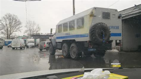 ОМОН нагрянул в ТГ «Левобережный» в Новосибирске