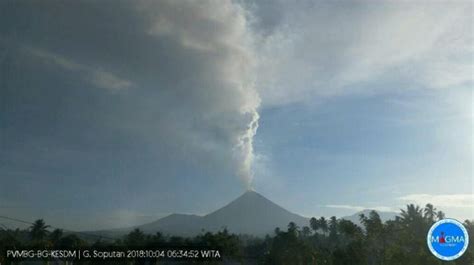 Gunung Soputan Kembali Erupsi Dengan Kolom Abu Meter