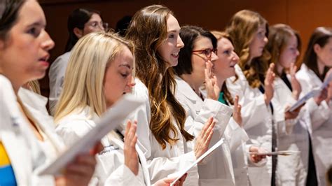 Inaugural Nurse Practitioner White Coat Ceremony Urges Students To Be