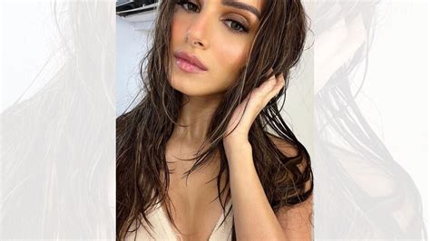 Check Out Tara Sutaria Steams Up The Internet In Beautiful Selfie Pic