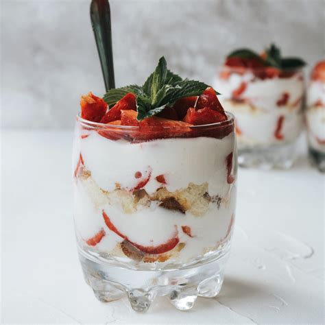 Parfait de yogur y frutas postre fácil de hacer Recetas rápidas