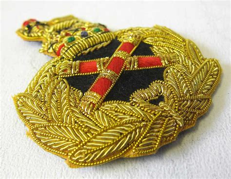 British Field Marshal Cap And Beret Badge New