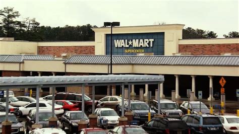 Walmart Raises Age Restriction For Gun Purchases To 21 Cnn Business