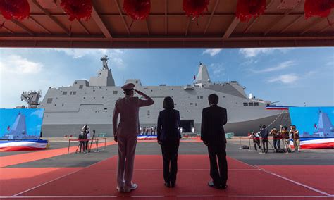 Taiwan Monitors Chinas Aircraft Carrier As It Passes Through Taiwan