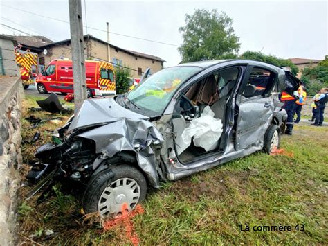 La Voiture Percute Un Poteau Et Un Mur Saint Vincent Pronostic