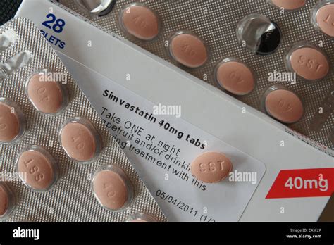 Simvastatin High Resolution Stock Photography And Images Alamy