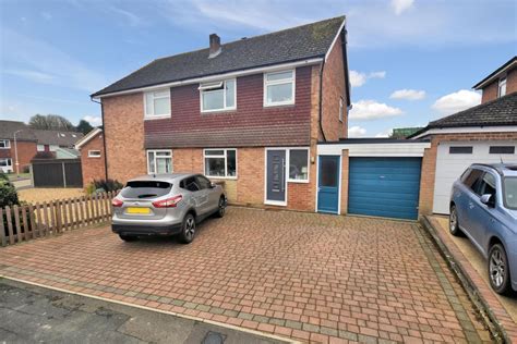 Bryants Acre Wendover HP22 3 Bed Semi Detached House 550 000