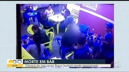 V Deo Mostra Jovem Sendo Morto A Tiros Na Frente Dos Amigos Em Um Bar