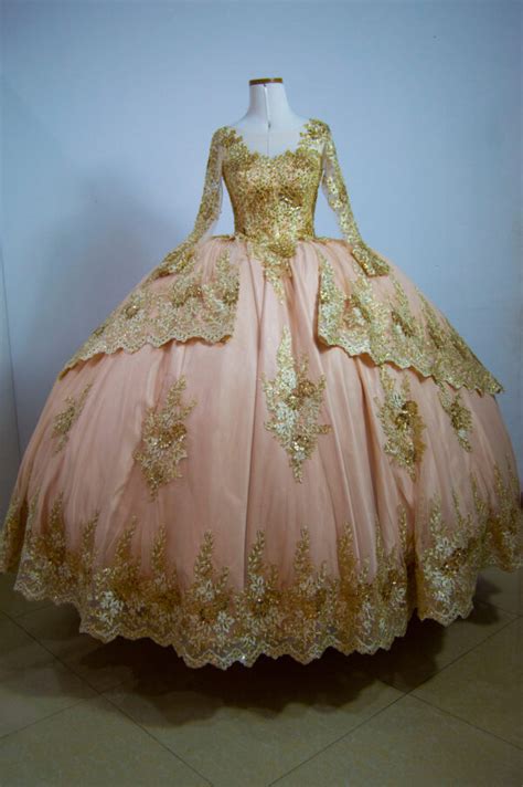 Vestido de años color Nude con dorado Mechita Collection