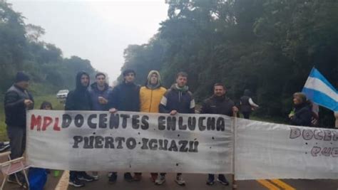 Ejemplo De Lucha Misiones Contin A El Acampe Y Lucha Docente Que