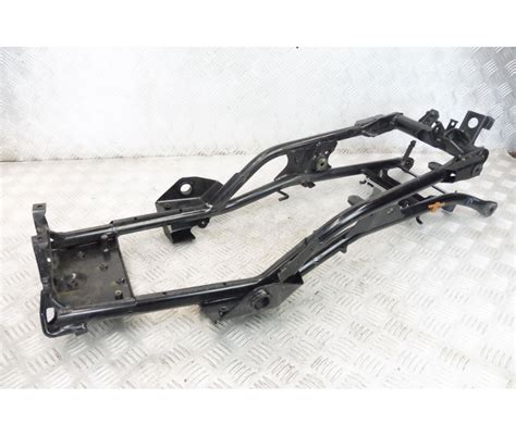 SUZUKI 600 GSR BOUCLE ARRIERE DE CADRE TYPE JS1B92111 2006 2011