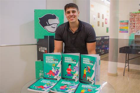 Empreendedor João Aleixo funda escola futurista de robótica e