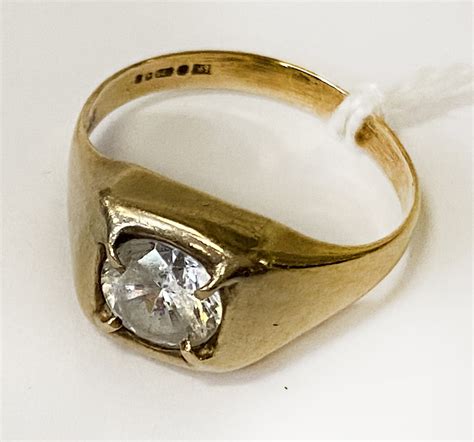 9 CARAT GOLD DRESS RING SIZE S 3 GRAMS APPROX Southgate Auction Rooms