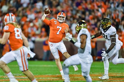 Clemson QB Announces Plans to Transfer – Clemson Sports News