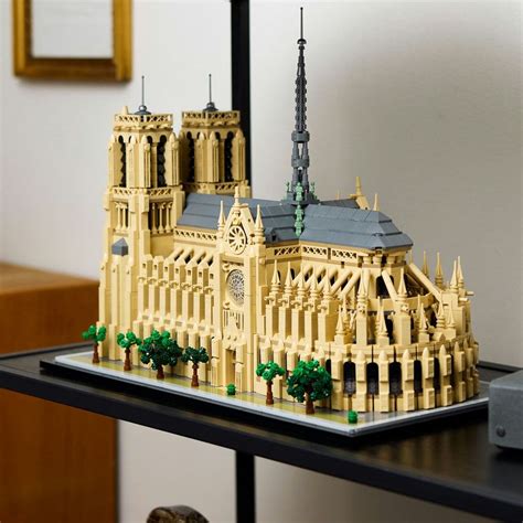 LEGO Architecture 21061 Notre Dame De Paris