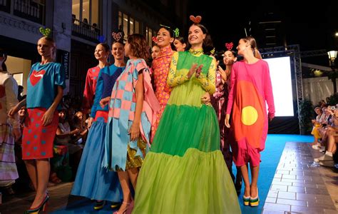 DESFILE PASARELA LARIOS MÁLAGA FASHION WEEK 2023 MÁLAGA AGATHA RUIZ