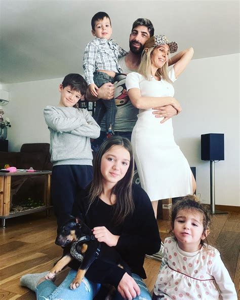 Photo Ambre Et Alexandre Dol De Familles Nombreuses Avec Leur Chien