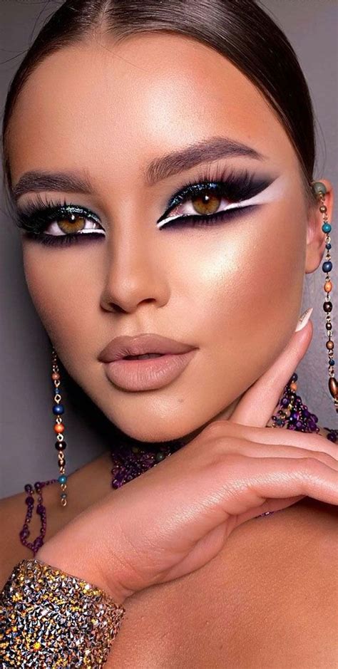 20 Cool Makeup Looks And Ideas For 2021 Makeup Look For Blue Eyes Classy Makeup Blue