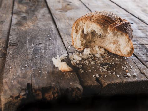 🥖 Can Old Bread Make You Sick?