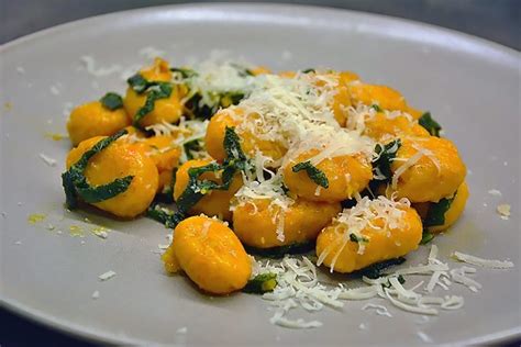 K Rbis Gnocchi Mit Salbei Butter Allekochen