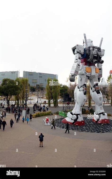 Gundam statue in Odaiba, Tokyo Japan Stock Photo - Alamy