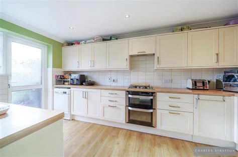 The Ridgeway Gidea Park Romford 3 Bed Terraced House For Sale £550 000