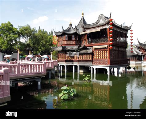 China Shanghai Yuyuan Gardens And Huxinting Tea House Stock Photo Alamy