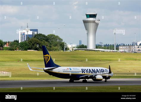 Airplane Taking Off Hi Res Stock Photography And Images Alamy