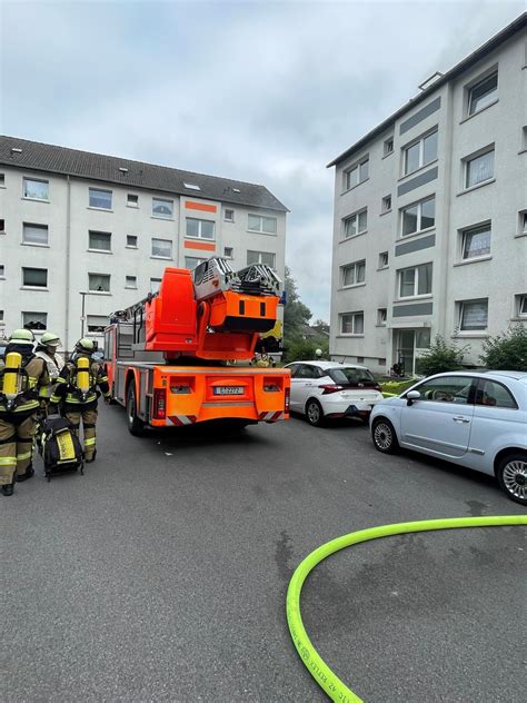 Fw E Ausgedehnter K Chenbrand In Einem Mehrfamilienhaus Keine