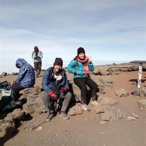 6 Giorni Di Scalata Del Kilimanjaro Con La Luna Piena Attraverso La Via