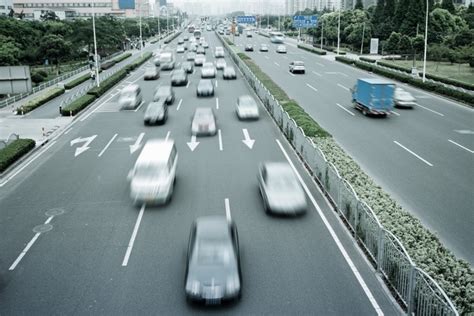 G3 Help Me | Blogs - The Dangers of Driving Too Slowly in The Fast Lane