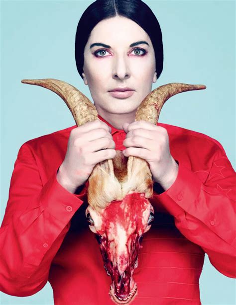 Marina Abramovic Y El Arte De La Pretensión A Sus 70 Años Cosaspe