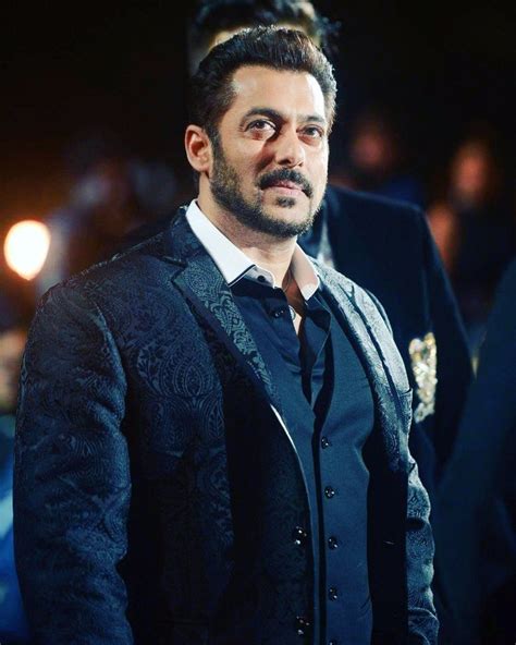 Salman Khans Dapper Look For A Wedding Soiree See Pics Inside Iwmbuzz