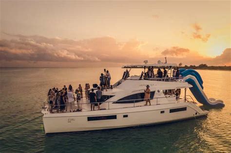 Cancún Private Luxury Yacht Party With Sunset And Open Bar Getyourguide