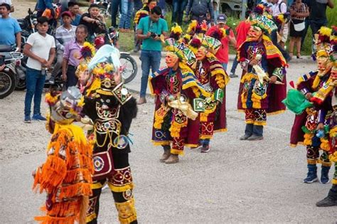 El pueblo Mopán celebra el Takin Che o Palo Ensebado una práctica