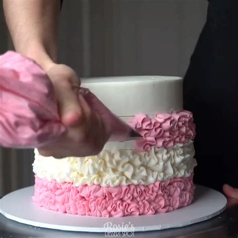 Ruffles Cakes Are Our Favorite Rosiesdessertspot Buttercream Cake