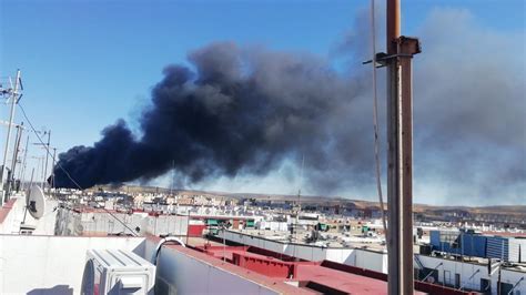 SUCESOS INCENDIO EN CÓRDOBA Un incendio de neumáticos en el camino