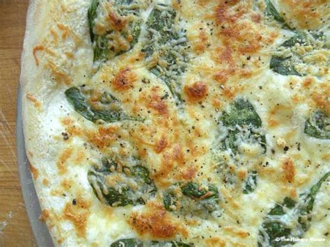 Roasted Garlic And Spinach Pizza The Hungry Mouse