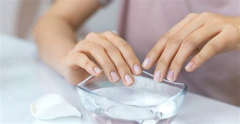 How to Remove Acrylic Nails: 5 Ways to Remove Your Fake Nails at Home