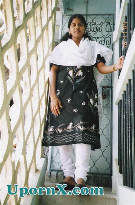 Bengali Aunties Hot Saree Shows Unlimited Aunties