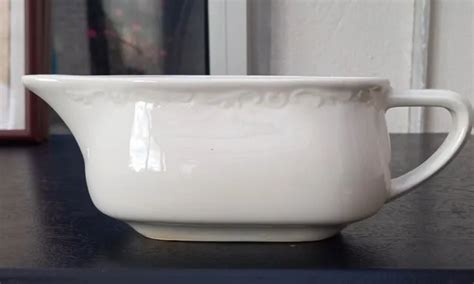 ANCIENNE SAUCIERE EN Faience De Digoin Sarreguemines Modele Europe EUR