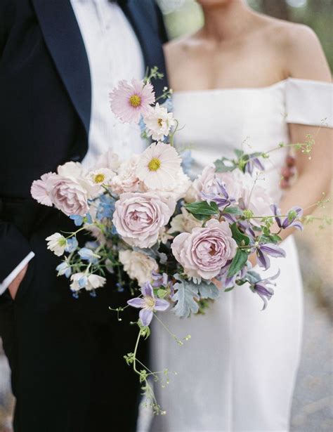 The Best Purple Flowers for Wedding Bouquets