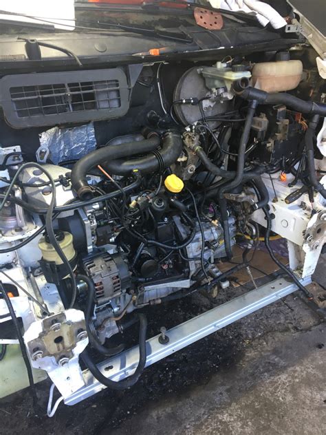 Двс закинули в моторный отсек — Opel Vivaro (1G), 1,9 л, 2002 года ...