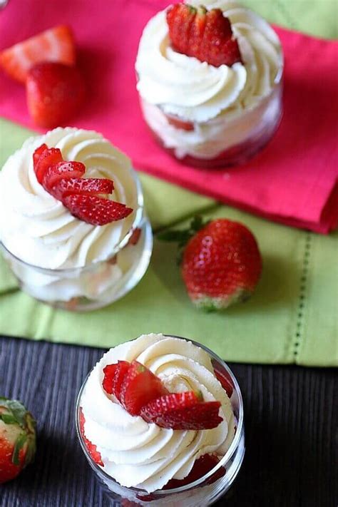 Strawberries And Cream Mini Parfaits Easy No Bake Dessert Recipe