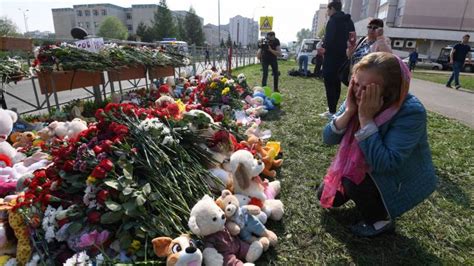 Russians Mark Day Of Mourning After School Shooting