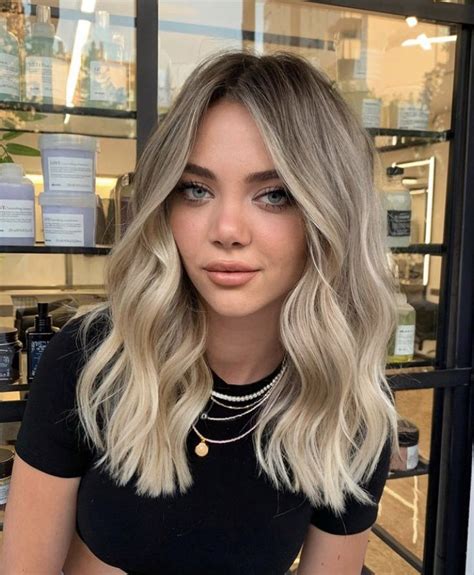 Dark Roots Blonde Hair Balayage Blonde Hair With Roots Ombre Hair