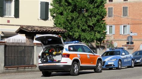 Modena Bambina Di Un Anno Cade Dalla Finestra Al Secondo Piano