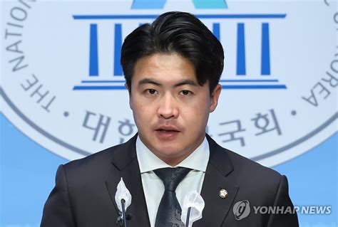 총선 결과 입장 밝히는 오영환 총괄선대위원장 연합뉴스